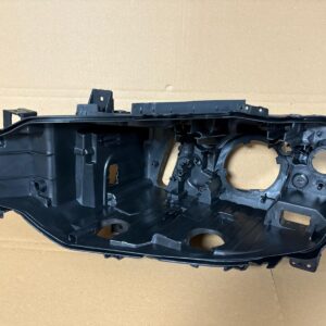 12-15 3 SERİSİ F30 FAR KASASI SAĞ - R