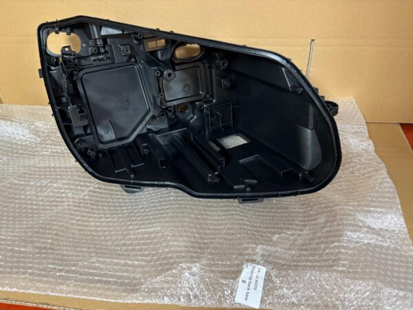 MERCEDES 14-18 C SERİSİ W205 TEK MERCEK FAR KASASI SAĞ - R
